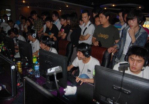 JKL： 我看到了。 Chef 在观看我们的比赛后辞职是不可能的？他真的很擅长做饭。