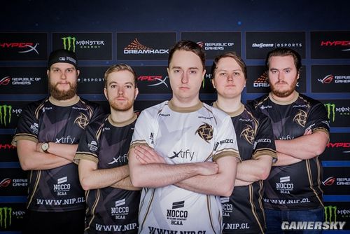 FPX祝贺Lwx2000杀：穿杨百步枪林箭，弓开秋月分明