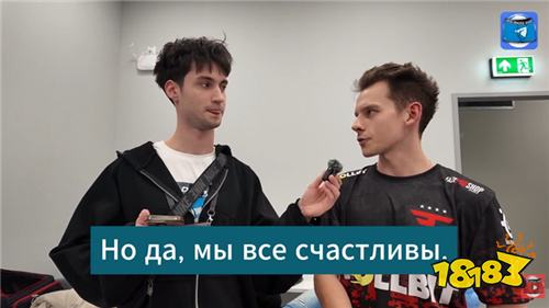 图标 Galio 率先发起进攻，张无忌输出无压力，图标队 1-0 Puff 队