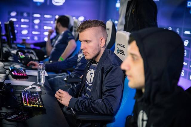 WBG输了哥哥笑了！TES以LPL二号种子身份直接晋级世界赛