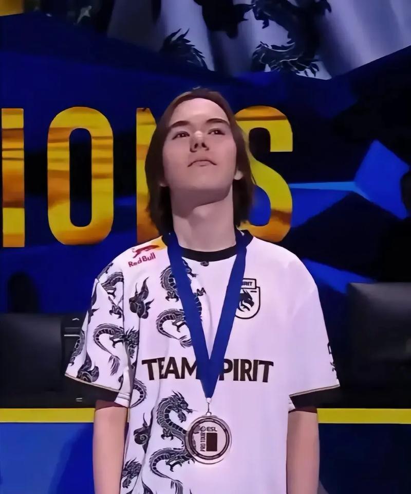 LCK官方解释条款：拿到3次LCK及2次世界赛冠军才开启减免