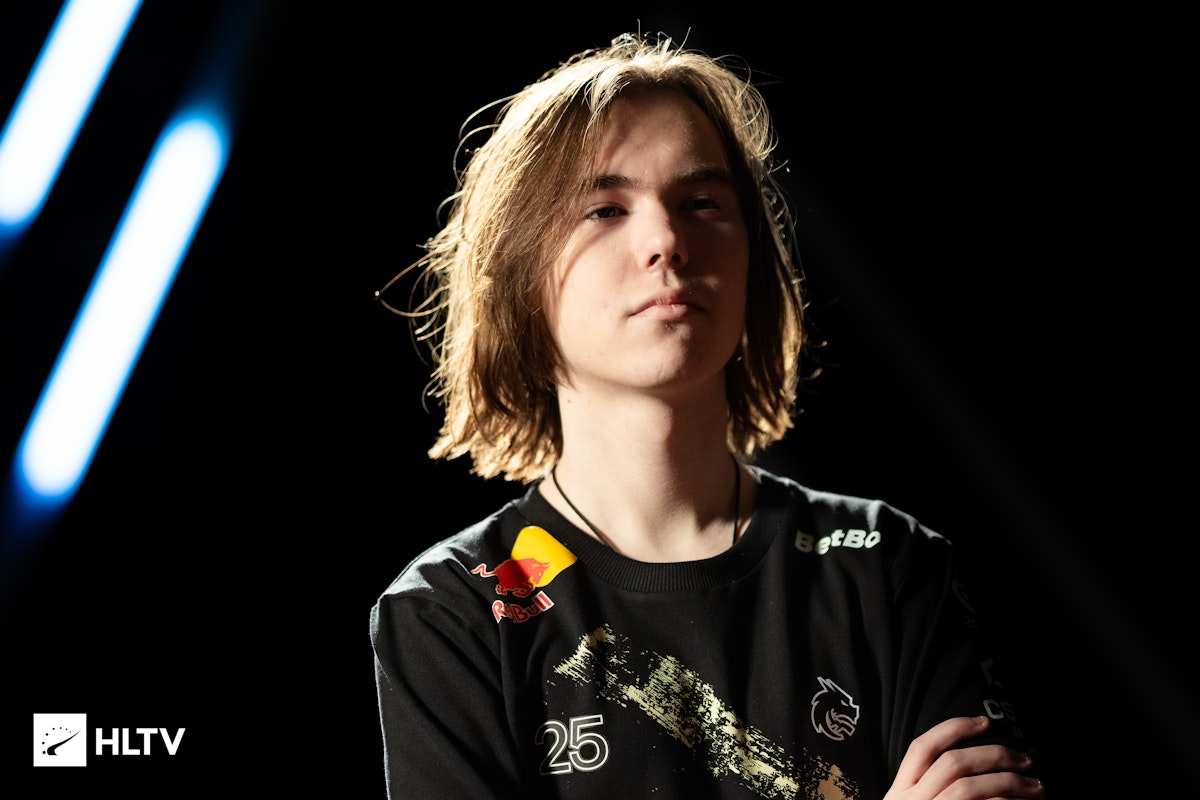 26杀， NiKo ，剑术大师，沙漠之鹰，三杀，跳刀， degster 扭转了局势，G2以13-9赢得了比赛