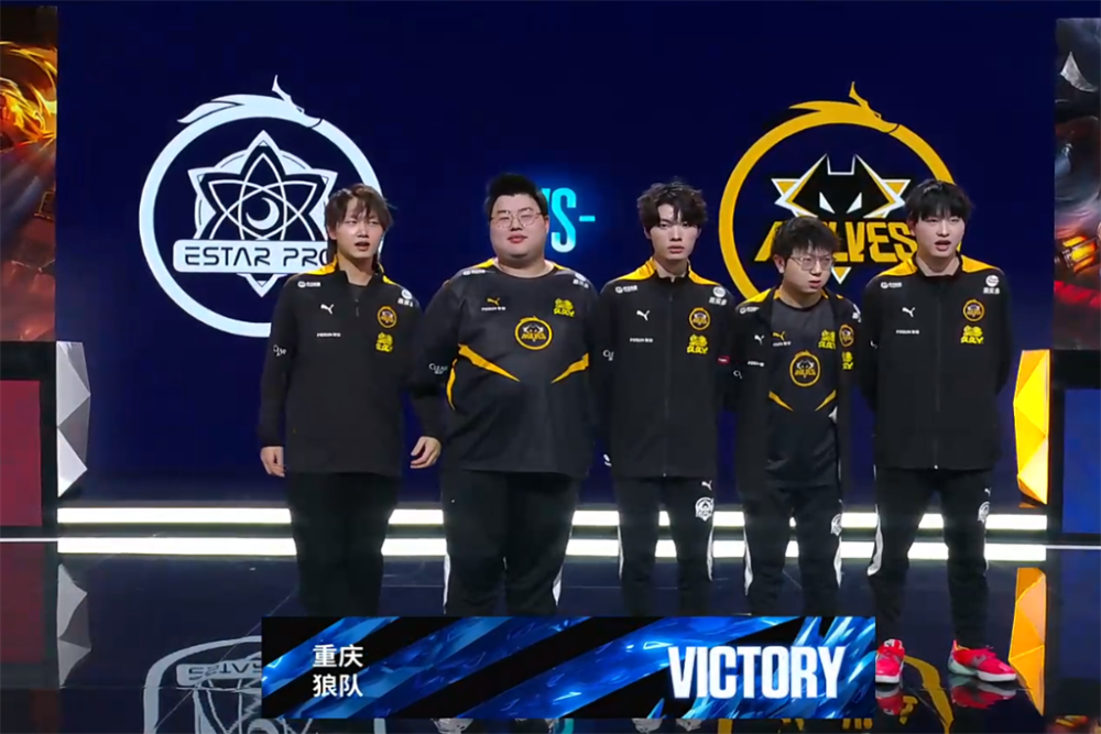 电竞比分RAMZES： 《现在在《Dota》中没有核心、中单和劣单——只有三个核心。